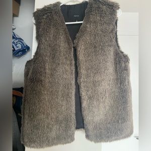 Talula artizia faux fur vest size small